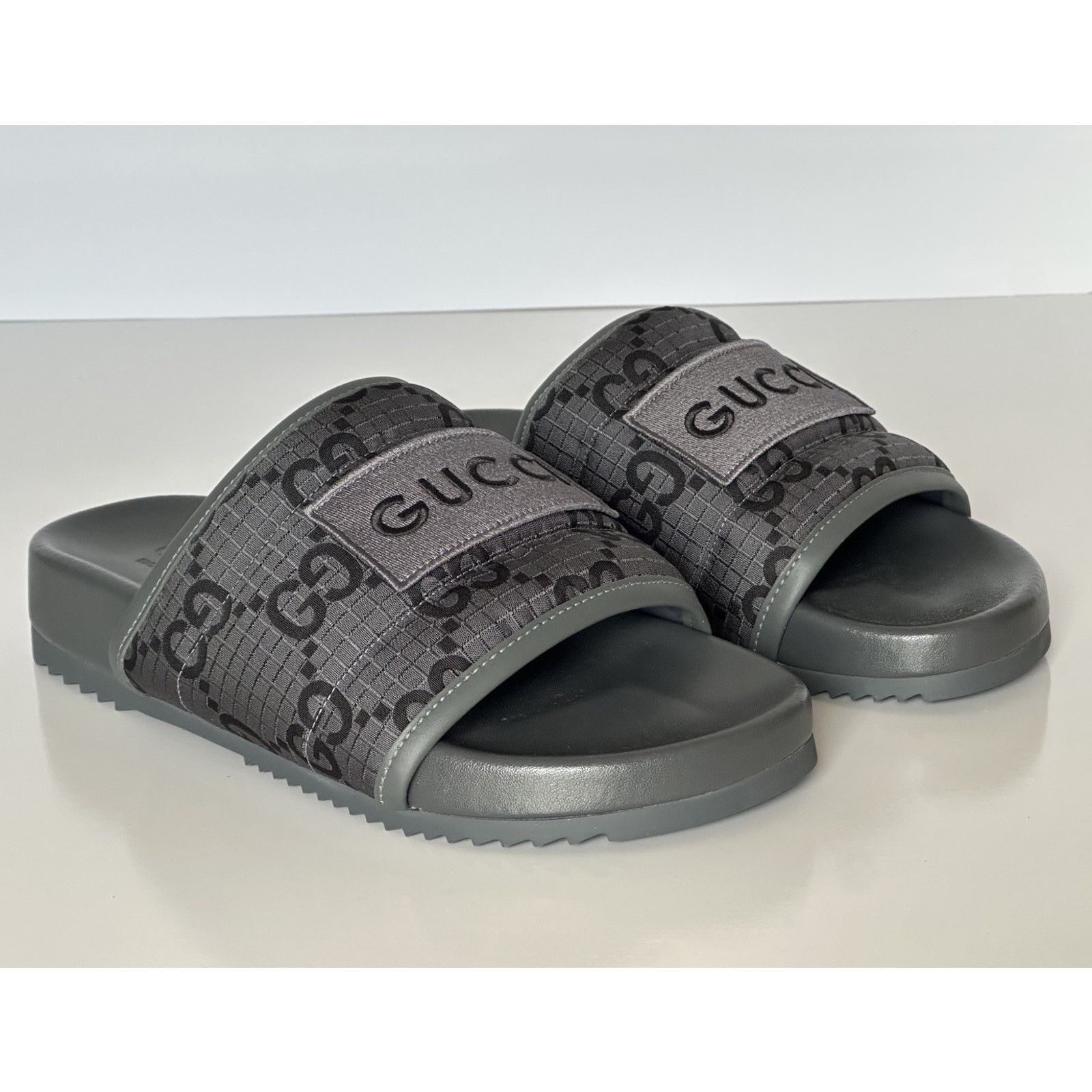 Gucci NEW GUCCI Aguru Mens Studded Star Sneaker Sandal Gray 