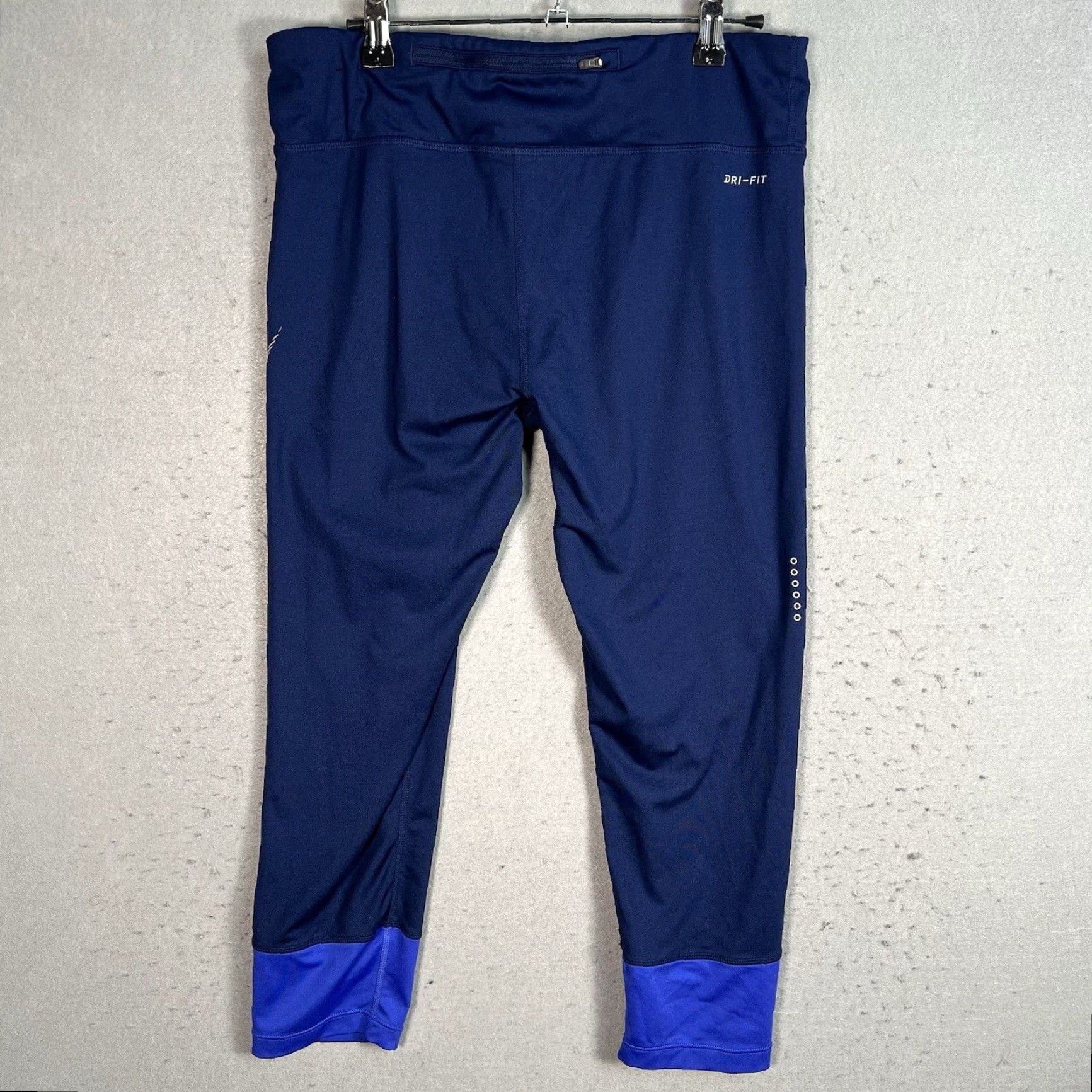Nike VINTAGE Nike Dri Fit Athletic Tights Pants Women Large Blue Crop 3/4 Length Size 36" / US 14 / IT 50 - 7 Thumbnail