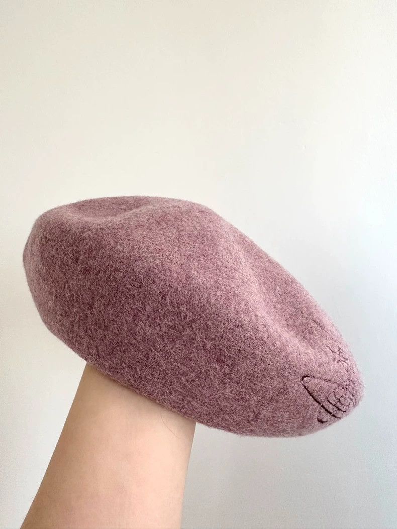 Vivienne Westwood Vivienne Westwood Old pink Saturn beret with plums Size ONE SIZE - 5 Thumbnail