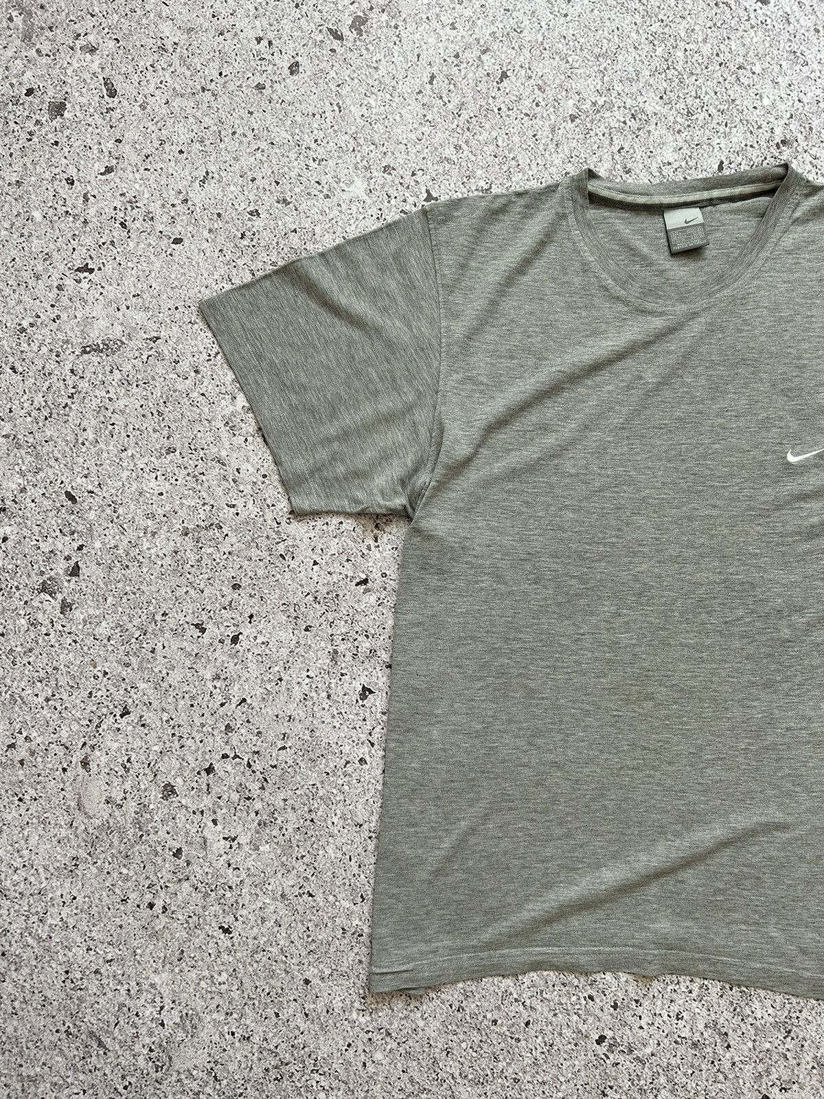 Nike × Vintage Vintage 2000s Nike Logo Swoosh T-shirt Y2K Hype Size US XL / EU 56 / 4 - 2 Thumbnail