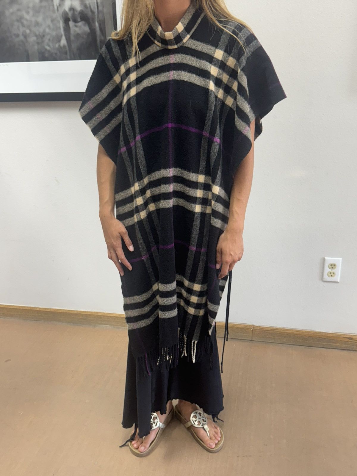 Burberry Burberry Wool Cashmere Poncho Shawl Plaid Distressed Size ONE SIZE - 5 Thumbnail