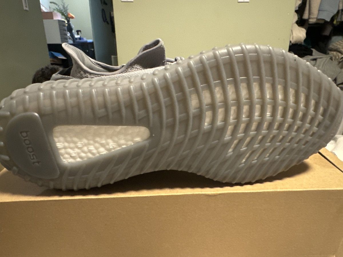 Adidas Yeezy Boost 350 V2 Size US 12 / EU 45 - 2 Thumbnail
