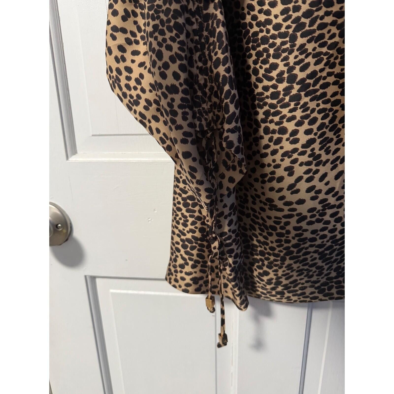Michael Kors Michael Kors Cold Shoulder Blouse Womens M Tan Cheetah Print Size M / US 6-8 / IT 42-44 - 3 Thumbnail