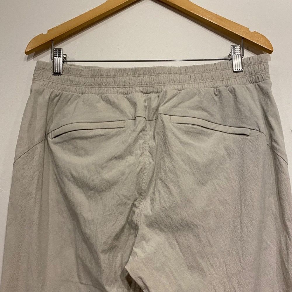 Athleta Athleta Trekkie Belted Stone Hiking Pants Size 34" / US 12 / IT 48 - 5 Thumbnail
