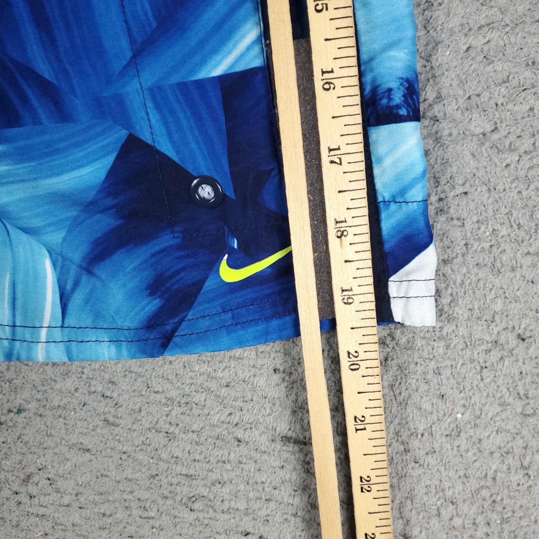 Nike Nike Shorts Mens XL Blue Abstract Swoosh Lace Tie Beach Board Swim Trunks Geometric Pattern Polyester Blended Fabric Lined Polyester Brand Nike Size US 36 / EU 52 - 6 Thumbnail