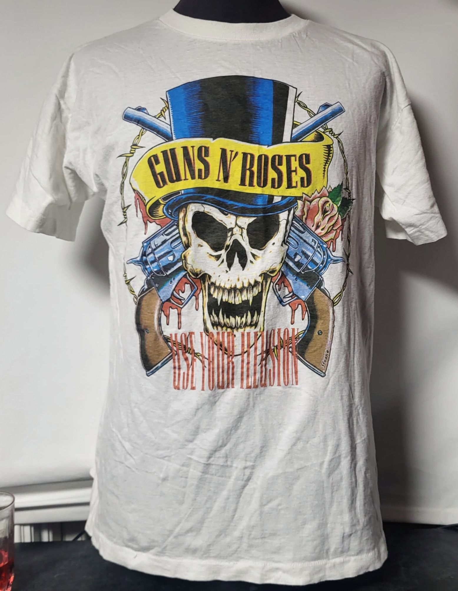 Vintage Guns and Roses - Use your illusion 1992 Size US XL / EU 56 / 4 - 1 Thumbnail