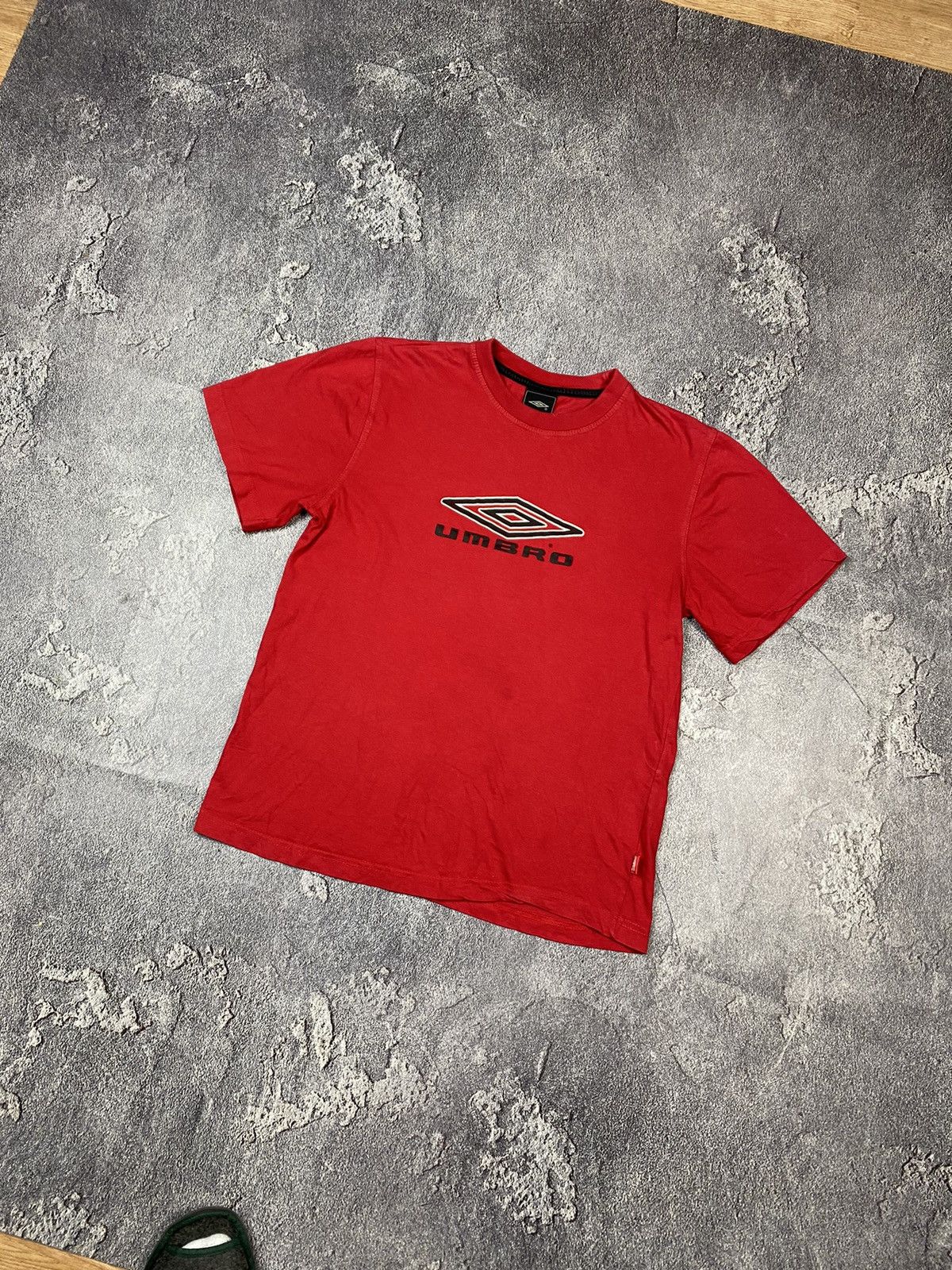 Umbro × Vintage Vintage 00s Umbro Big Logo Red T-shirt Retro England Size US S / EU 44-46 / 1 - 2 Thumbnail