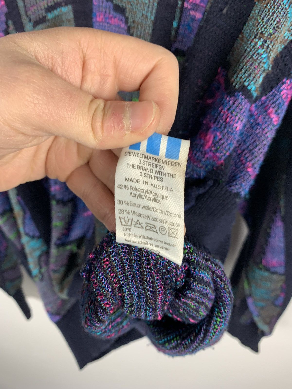 Adidas Vintage Adidas 3D Knit Coloured Sweater V-Neck Size S Purple Size US S / EU 44-46 / 1 - 23 Thumbnail