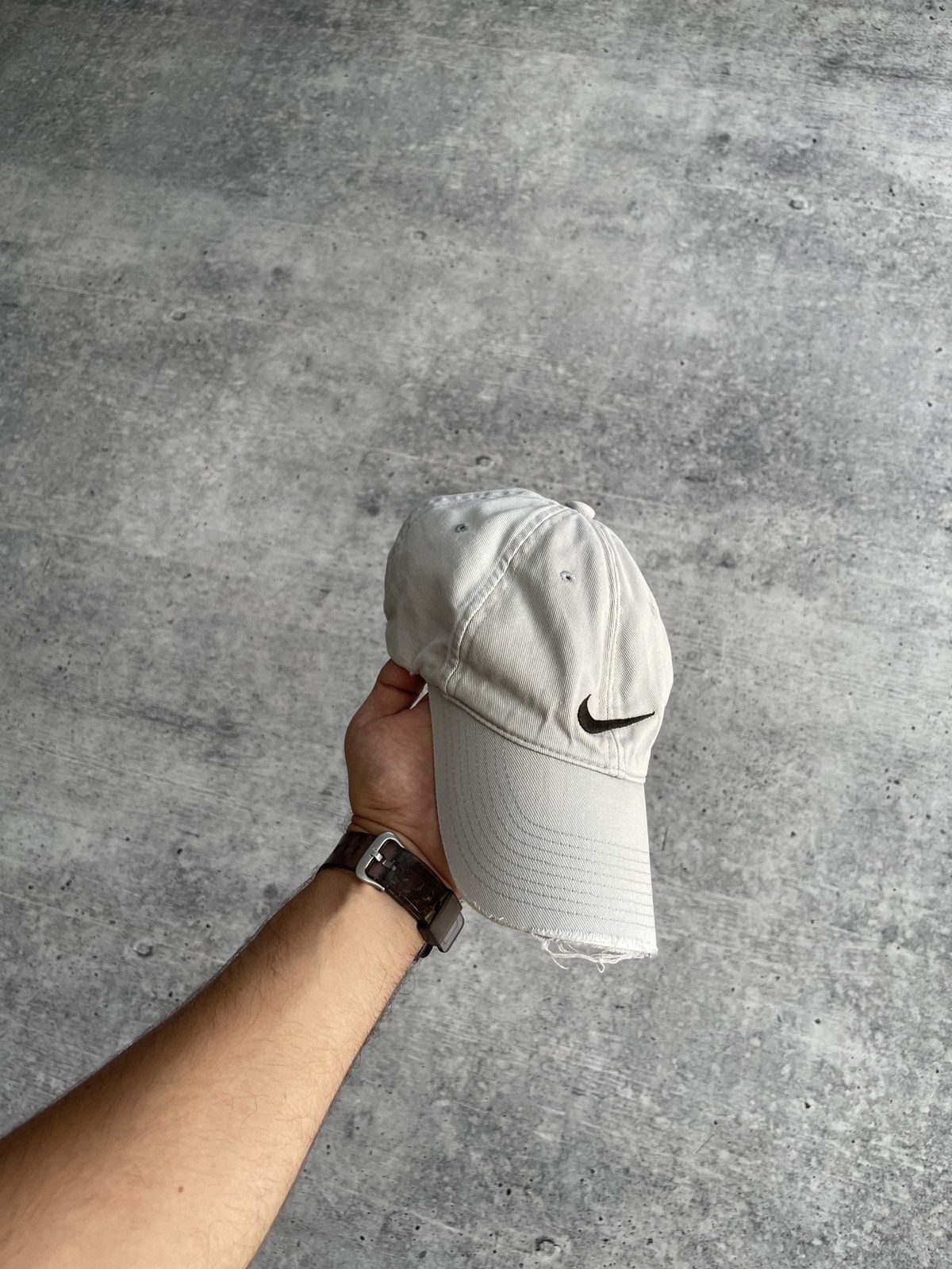 Nike × Vintage Vintage Nike Hat Ca Grey Sports Strap Back Swoosh Logo Y2K Size ONE SIZE - 1 Thumbnail