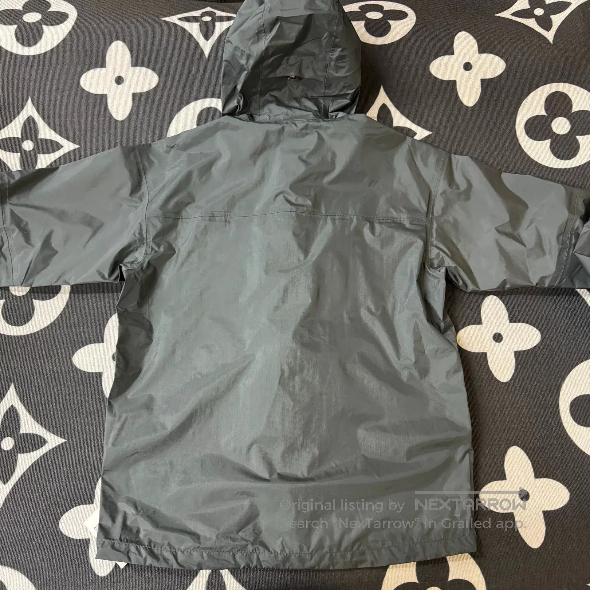Helly Hansen Gray Helly Hansen Hooded Jacket. Size US XL / EU 56 / 4 - 2 Thumbnail
