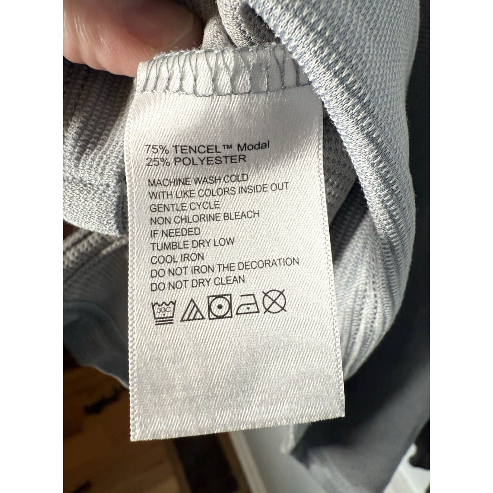 Tommy Bahama Tommy Bahama T-Shirt Mens XXL Gray Performance Short Sleeve Tee Pullover Crew Neck Casual Basic Breathable Shirt Size US XXL / EU 58 / 5 - 4 Thumbnail