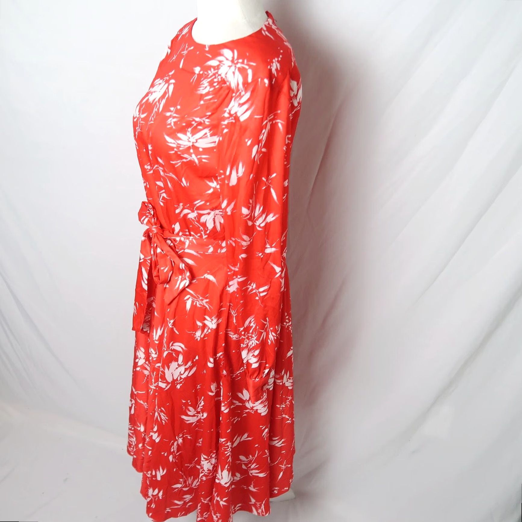 Vintage VINTAGE 70s red and white tropical leaf print A-line midi dress S Size S / US 4 / IT 40 - 3 Thumbnail
