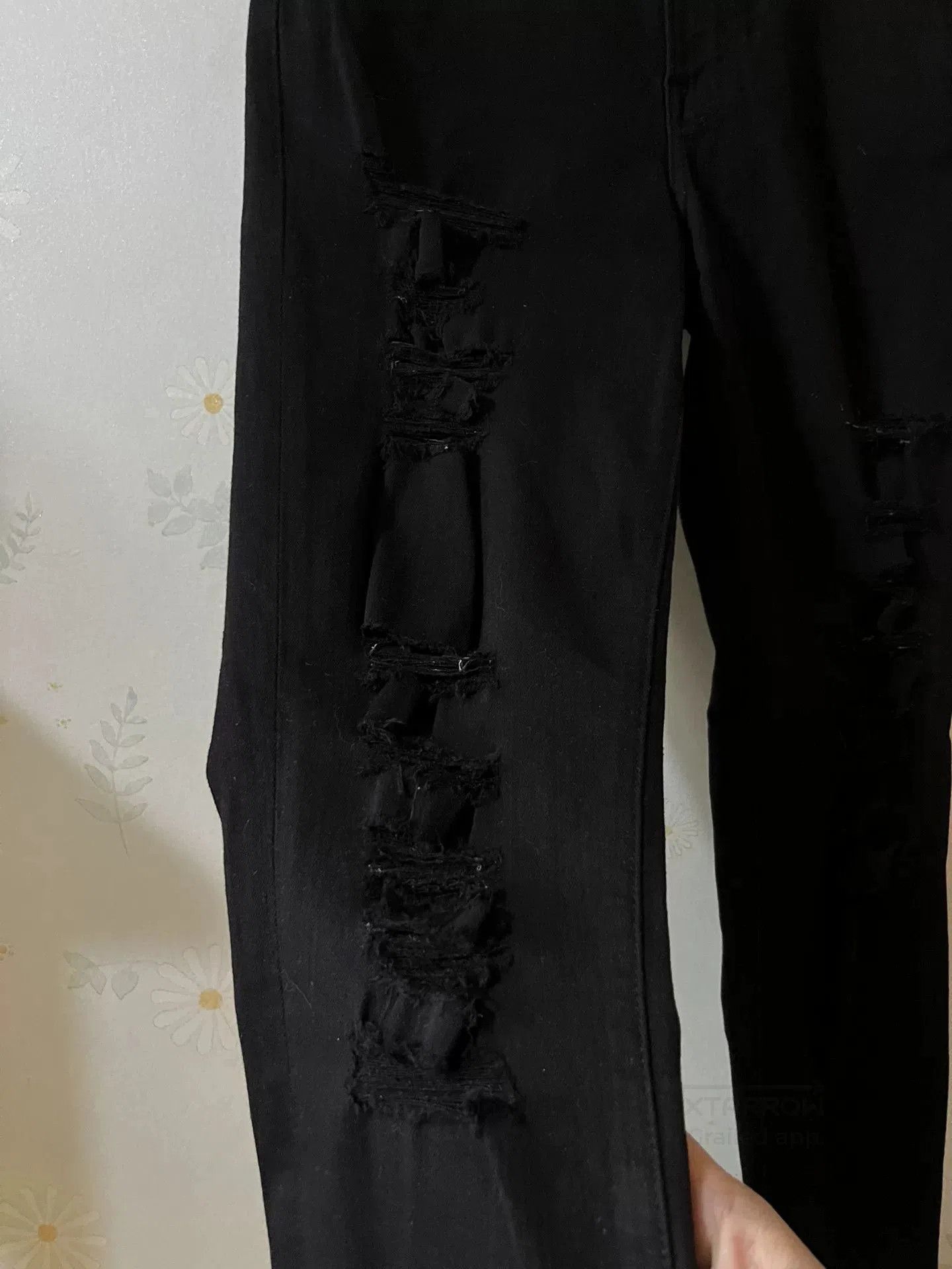 Frame FRAME Black Ripped Slim Jeans. Size 28" / US 6 / IT 42 - 2 Thumbnail