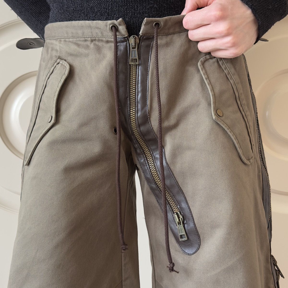 Dsquared2 Dsquared2 S/S 2002 Side-Zip Leather-Lined Loose Cargo Pants Size US 30 / EU 46 - 2 Thumbnail