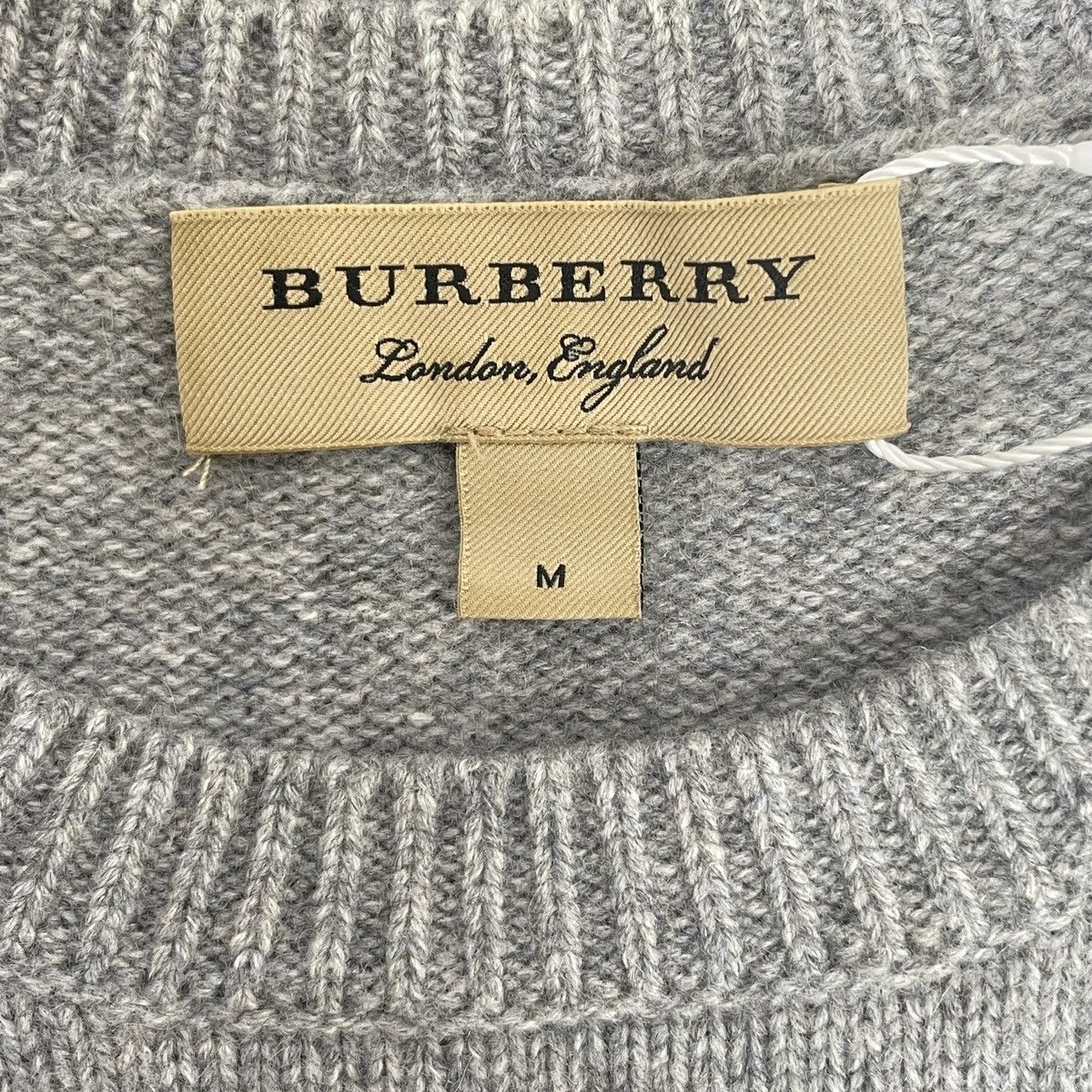 Burberry Burberry Classic Light Cashmere Knit Sweater Unisex K26WX Size US M / EU 48-50 / 2 - 5 Thumbnail