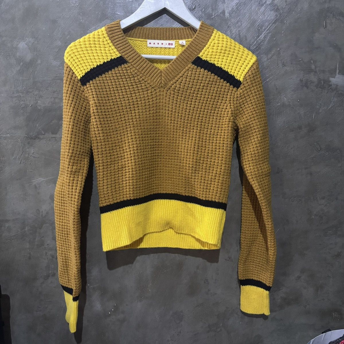 Marni × Uniqlo Marni x Uniqlo Popcorn Knitted V-Neck Sweater Size M / US 6-8 / IT 42-44 - 1 Thumbnail