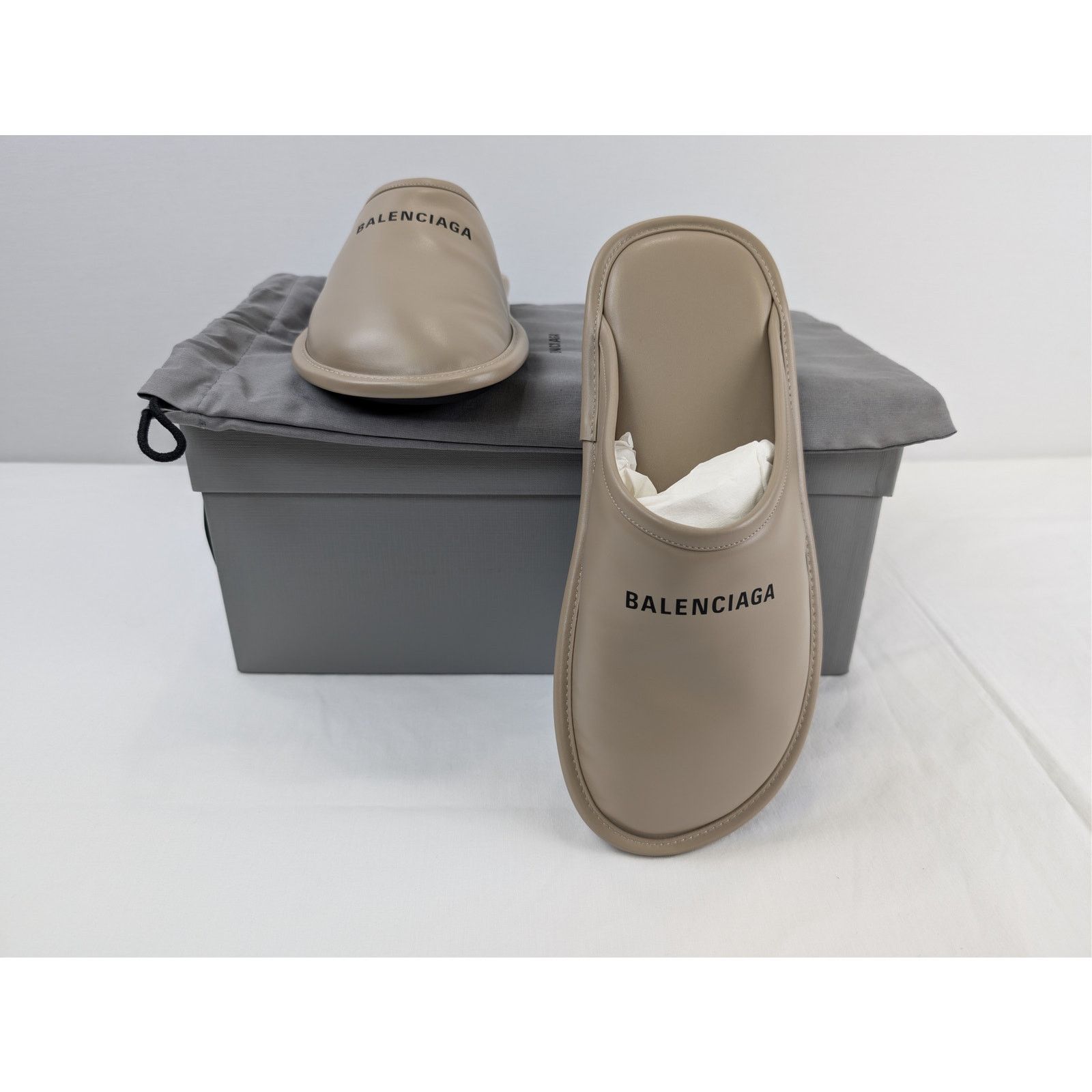 Balenciaga o1rshd1 Carrera Lux Calfskin Home Flat Slipper Taupe/Black Size US 10 / EU 43 - 15 Thumbnail
