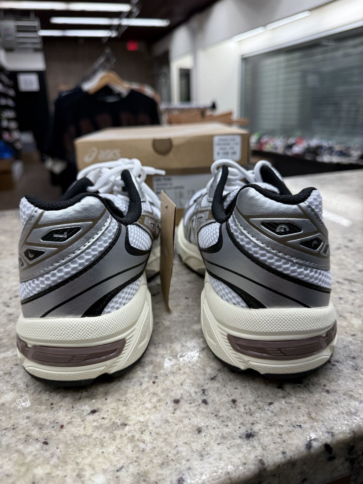 Asics ASIC 11-30 White/Clay Canyon Size US 8.5 / EU 41-42 - 4 Thumbnail