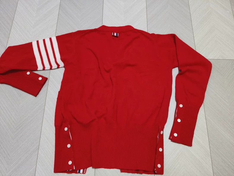 Other Thom Browne V long sleeve cashmere sweater Size US S / EU 44-46 / 1 - 4 Thumbnail