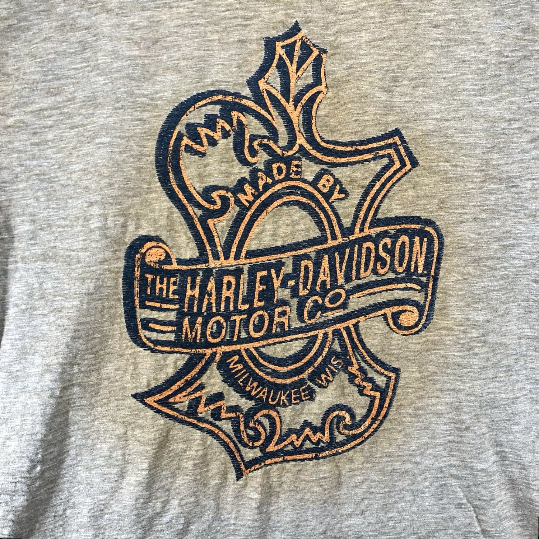 Harley Davidson VINTAGE Harley-Davidson T Shirt Mens 2XL Beige Short Sleeve Crew Neck Embroidered Logo Geometric Breathable Lightweight Retro Rustic Look Size US XXL / EU 58 / 5 - 3 Thumbnail
