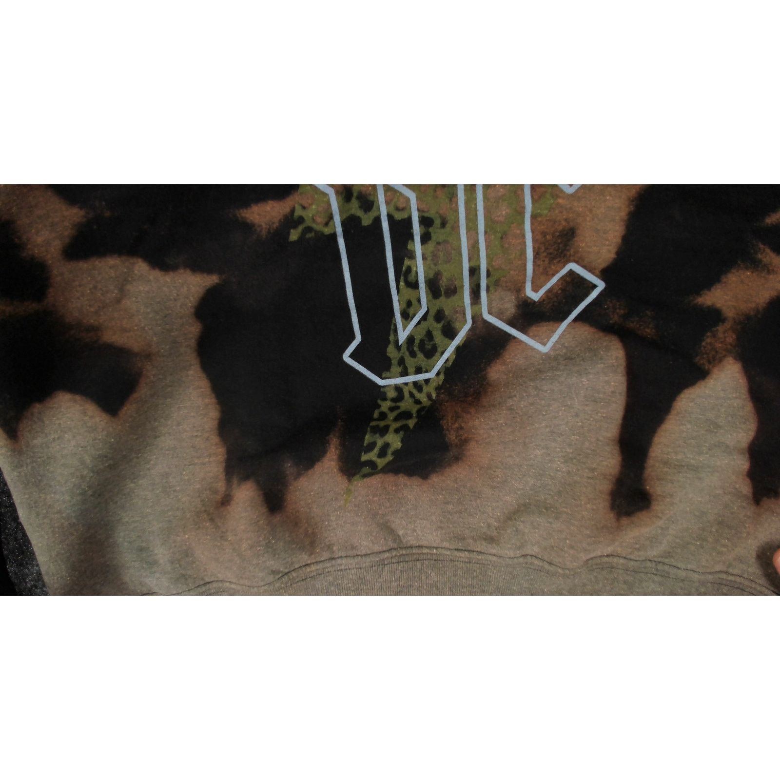 Other Reworked Bleach ACDC Leopard Lightning Bolt Sweatshirt Size L / US 10 / IT 46 - 9 Thumbnail