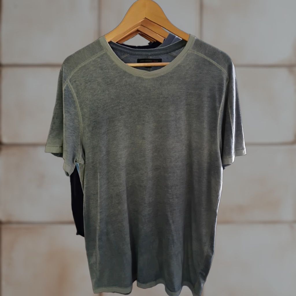 VINTAGE John Varvatos USA Designer Simple Basic Tee Gray L Mens Shirt Shirt?