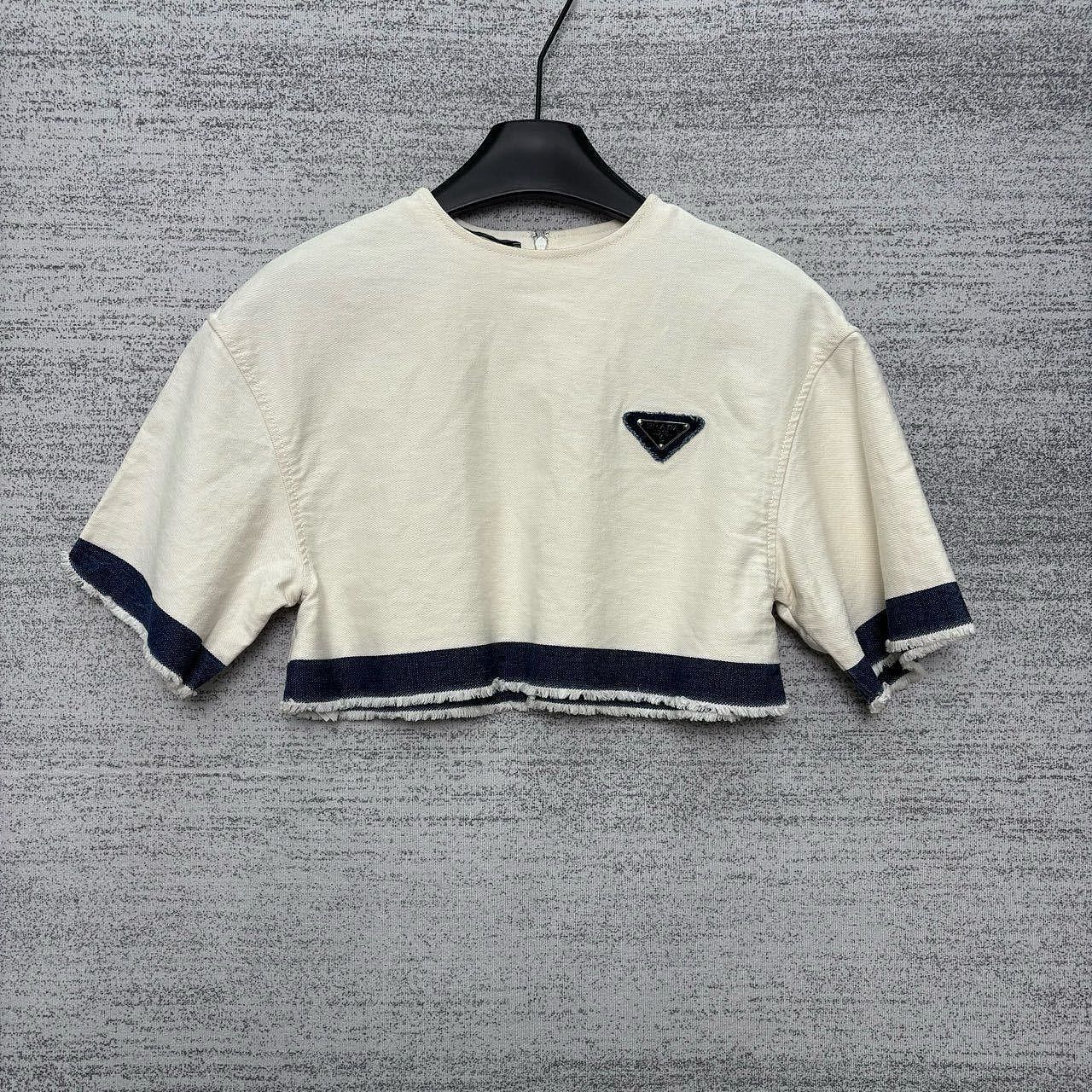 Prada Prada Logo Patch Crop Top Size 36 Size XS / US 0-2 / IT 36-38 - 1 Thumbnail