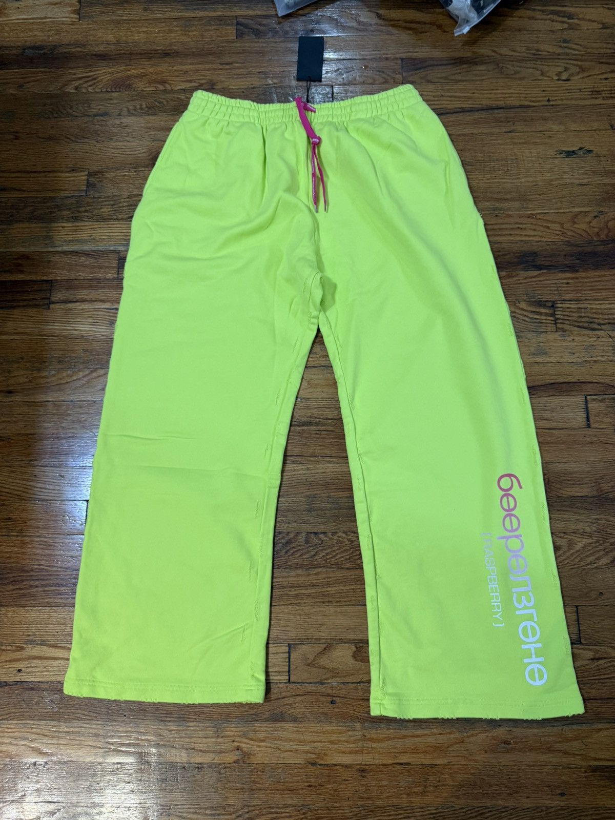 The Gv Gallery Raspberry Hills Limon Sweatpants Size Large