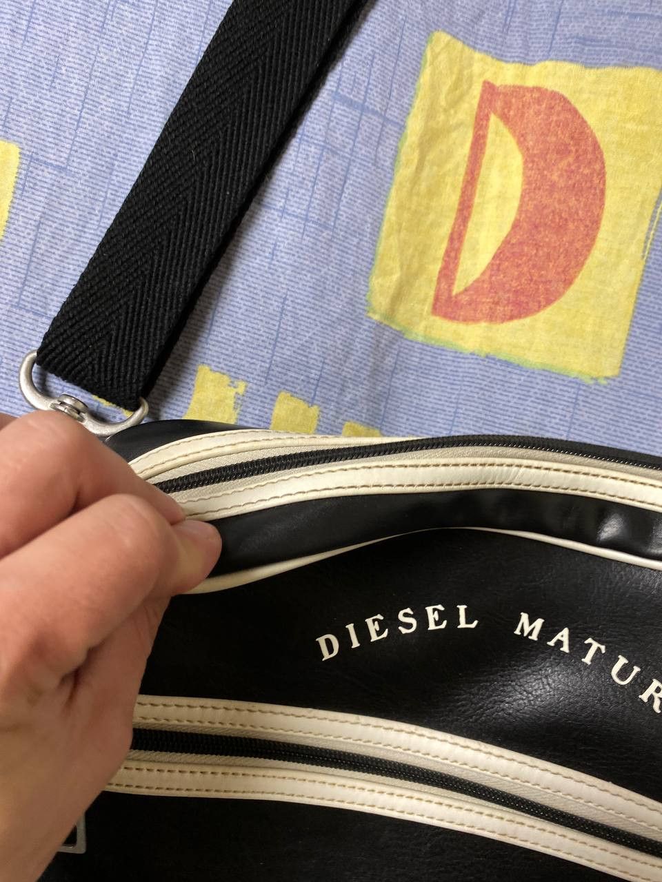 Diesel Vintage Diesel Messenger Shoulders Bag Backpack Y2K Big Logo Size ONE SIZE - 12 Thumbnail