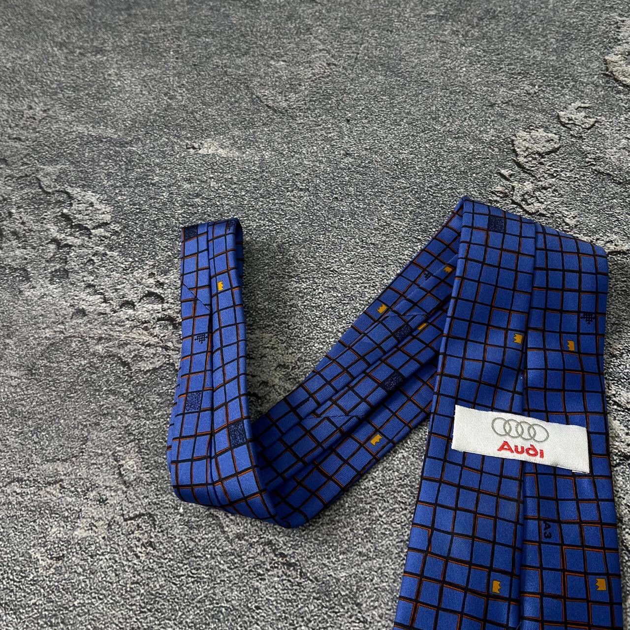Vintage Vintage Audi Men's Silk Tie Blue And Ivory Striped Pattern Size ONE SIZE - 6 Thumbnail