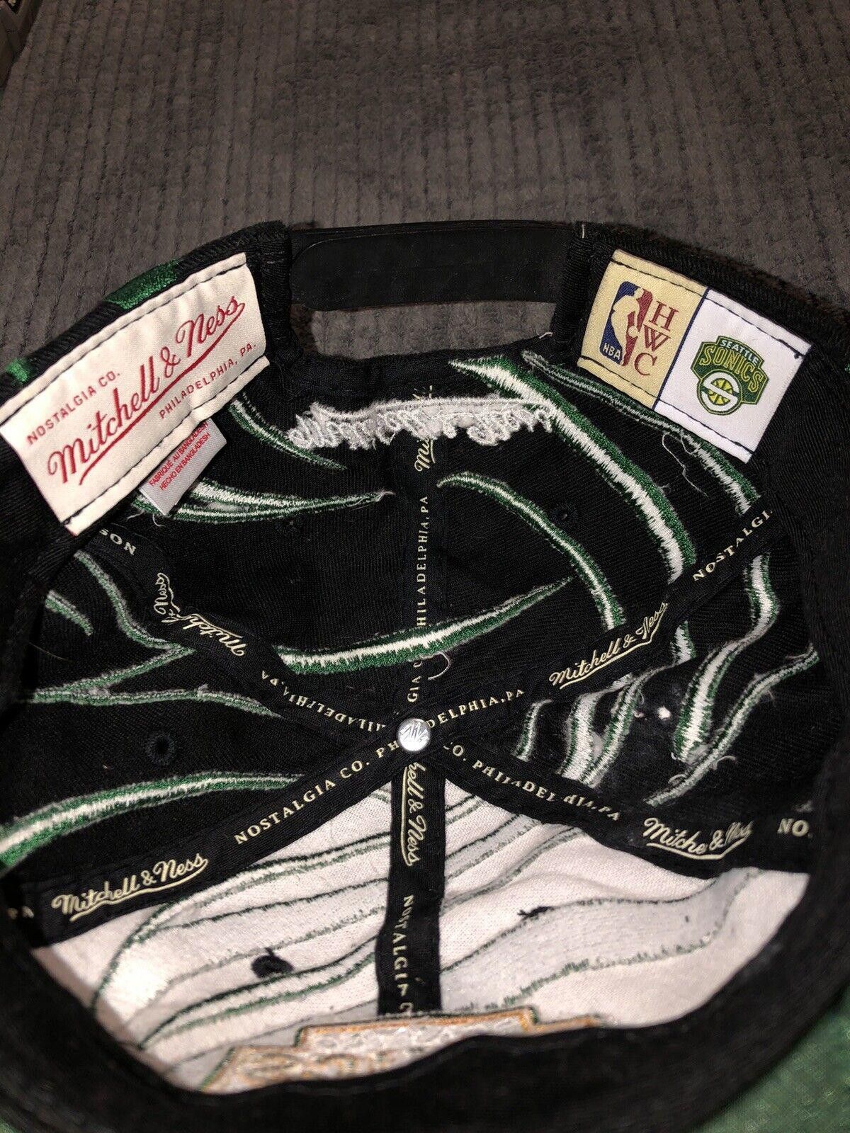Mitchell & Ness Mitchell & Ness Seattle SuperSonics SnapBack Black/Green Hat Size ONE SIZE - 8 Thumbnail