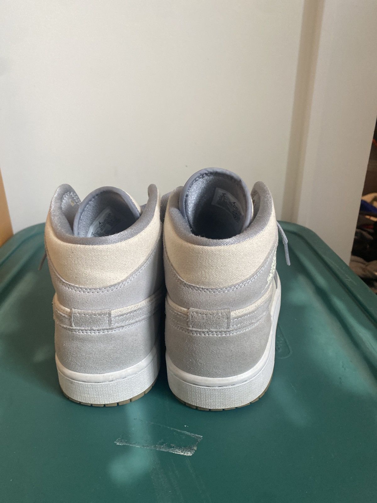 Jordan Brand × Nike Jordan 1 mid particle gray/ coconut milk Size US 9 / EU 42 - 4 Thumbnail