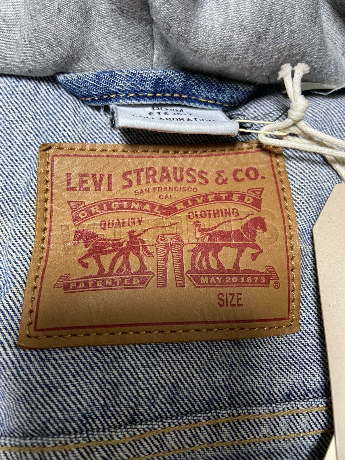Vetements S Vetements Levi’s Oversized hoodie denim jacket Size US S / EU 44-46 / 1 - 4 Thumbnail