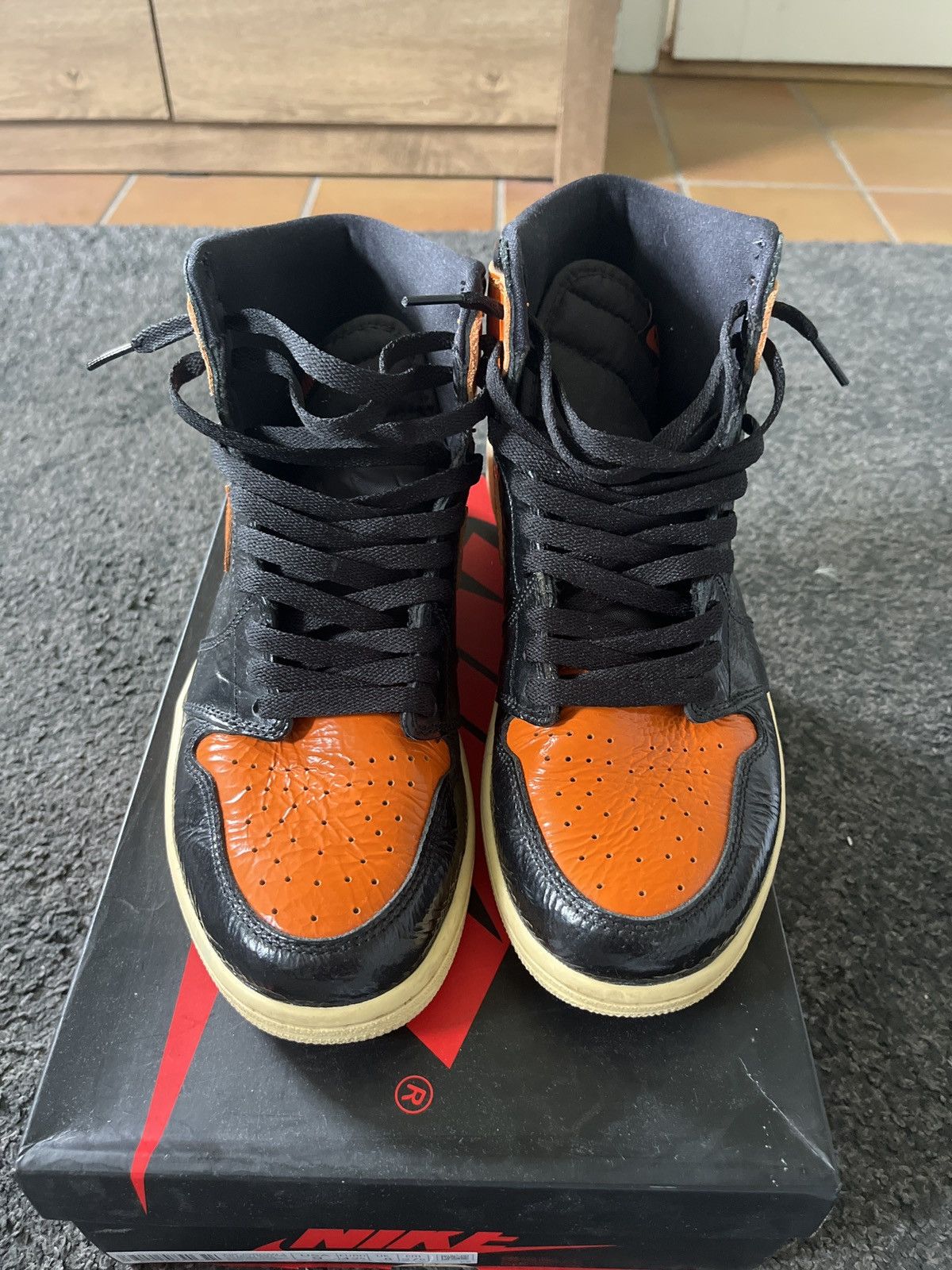 Jordan Brand Air Jordan 1 Shattered Backboard Size US 9.5 / EU 42-43 - 5 Thumbnail