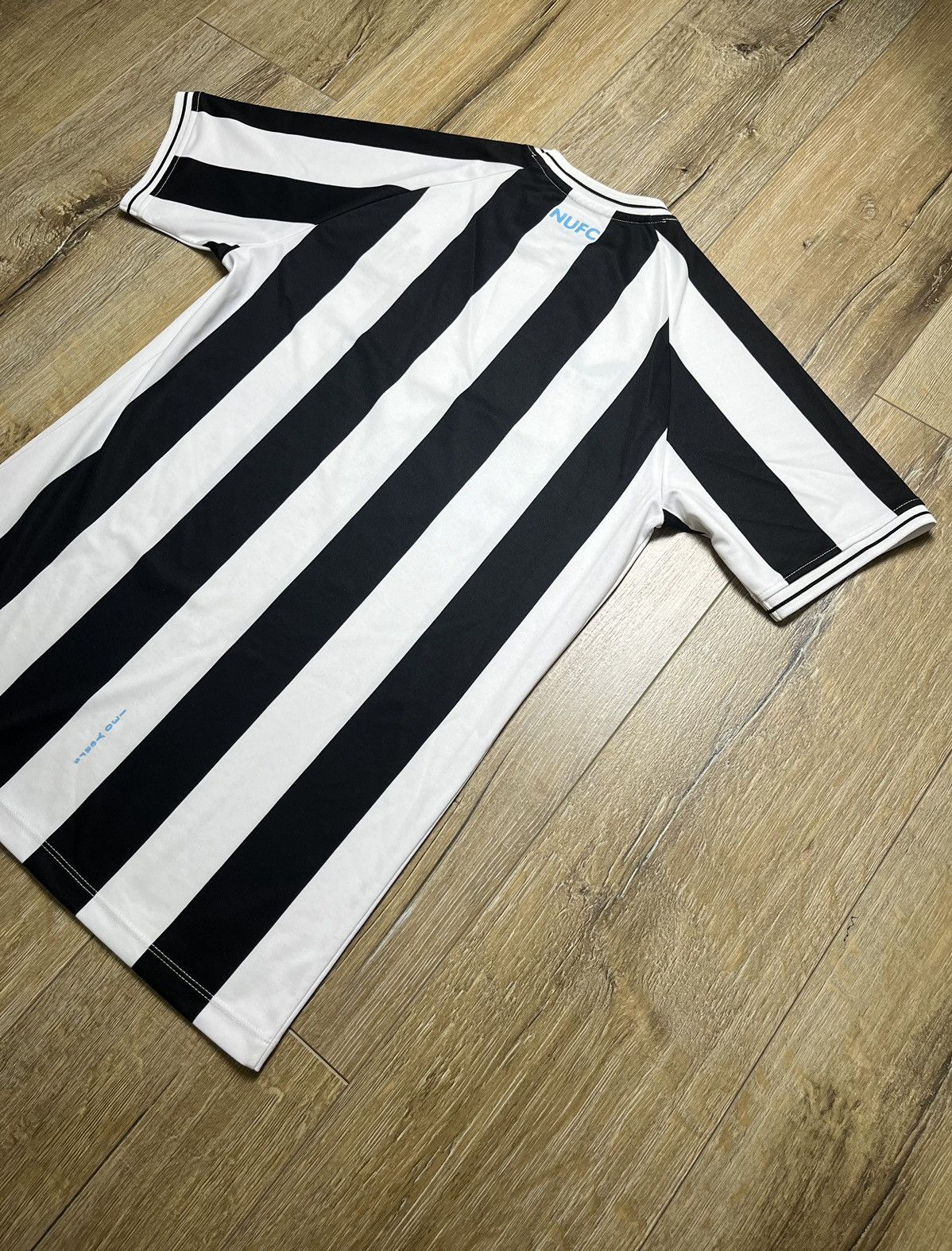 Castore NEWCASTLE 22/23 Y2K FOOTBALL JERSEY Size US S / EU 44-46 / 1 - 12 Thumbnail