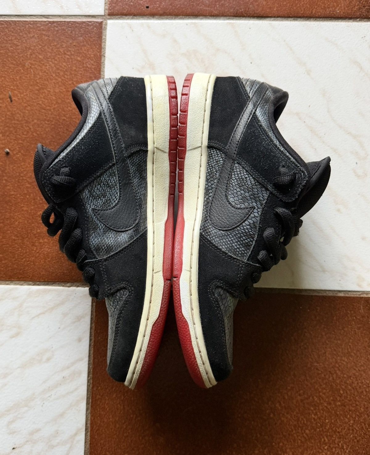 Nike SB Dunk Low Snake Eyes Size US 10 / EU 43 - 6 Thumbnail