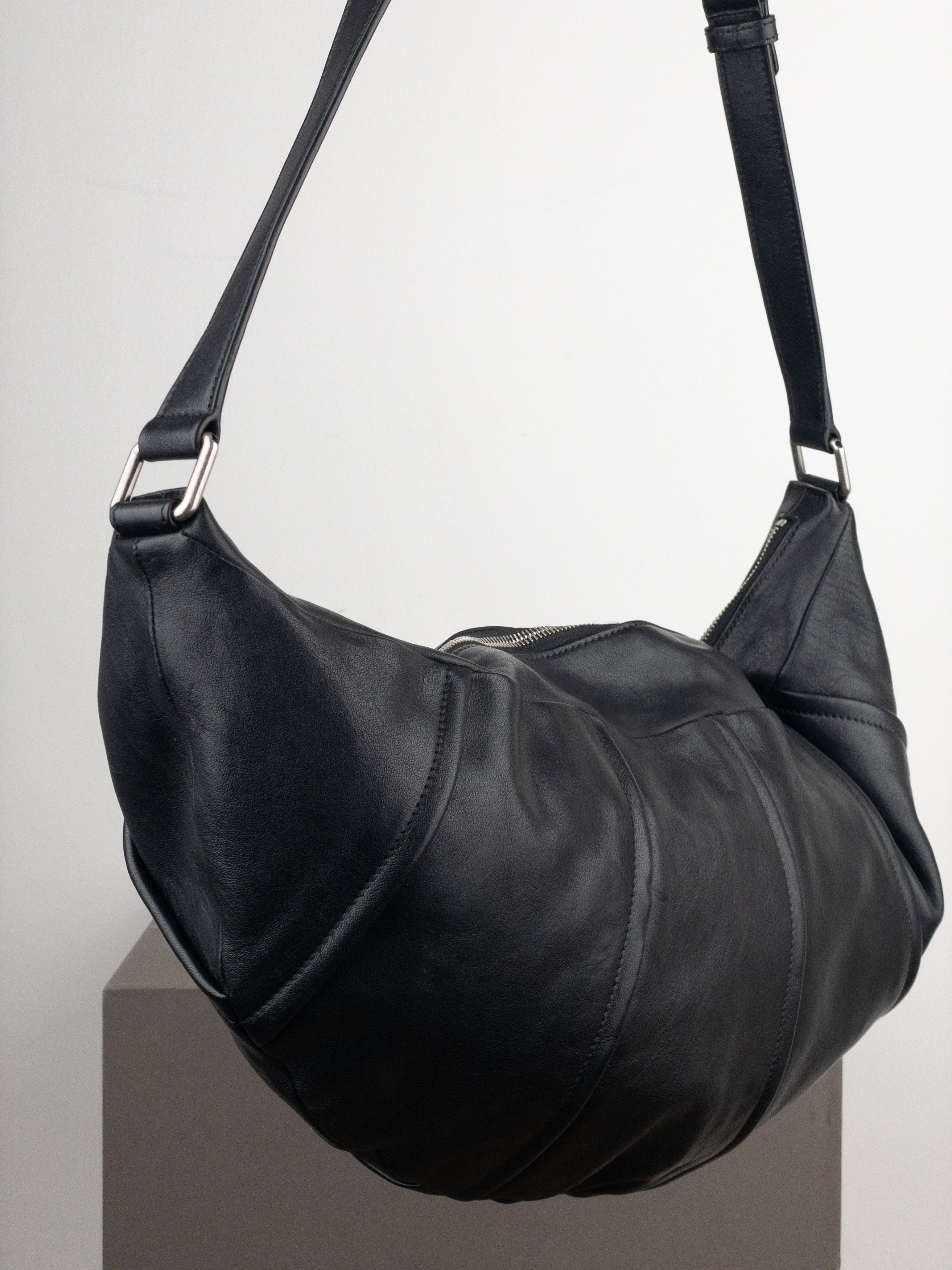 Saint Laurent Paris Saint Laurent by Hedi Slimane Leather Sling Bag Size ONE SIZE - 13 Thumbnail