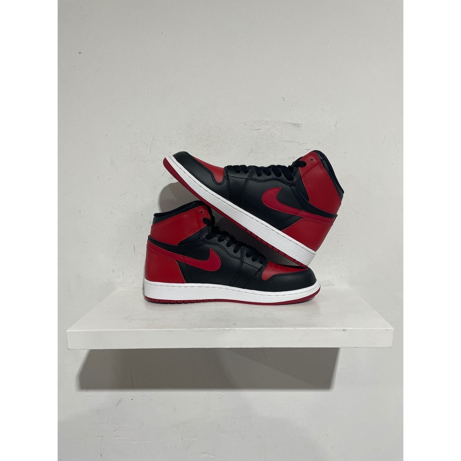 Nike NIKE JORDAN 1 HIGH BRED BANNED 2016 SIZE 7Y NEW Size US 7 / EU 40 - 2 Thumbnail
