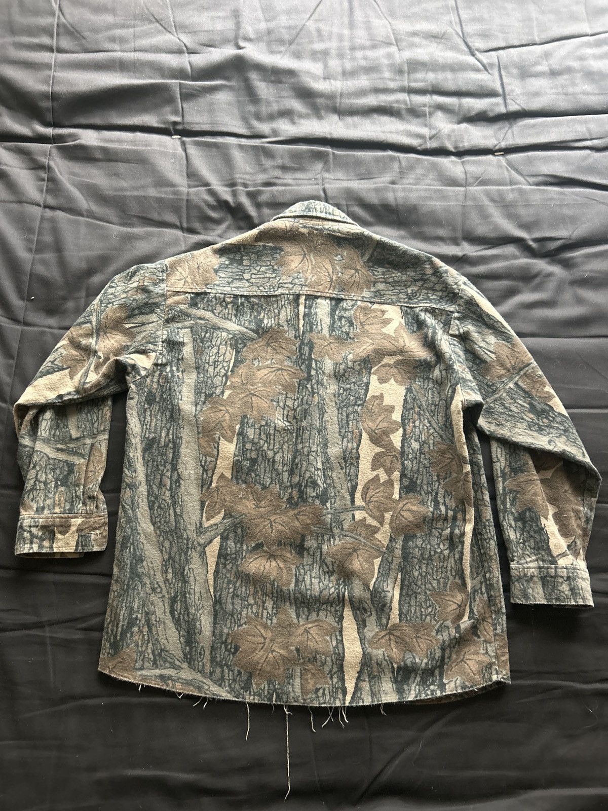 Vintage Camo button-up with fringe Size US L / EU 52-54 / 3 - 2 Thumbnail