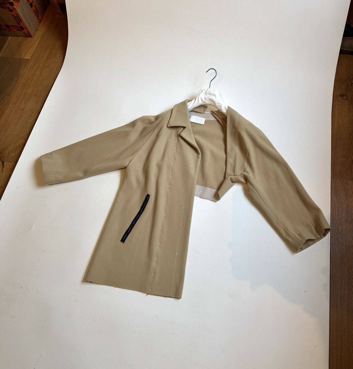 Maison Margiela FW 1997 Runway Deconstructed Coat / Basting Jacket in Cream Size L / US 10 / IT 46 - 6 Thumbnail