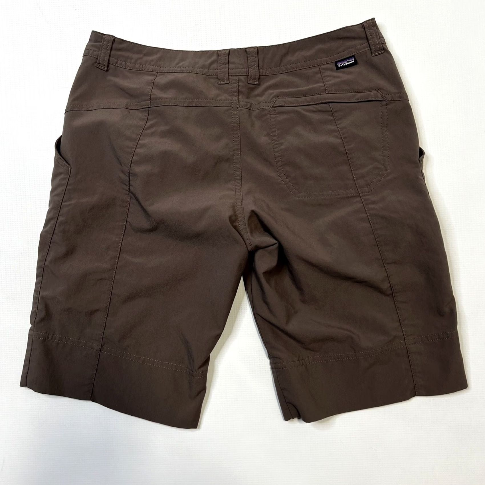 Patagonia Patagonia Bermuda Shorts Greenish Brown Women’s Sz 4 Lightweight Nylon Polyester Pockets Logo Activewear Casual Outdoor Size 27" / US 4 / IT 40 - 2 Thumbnail