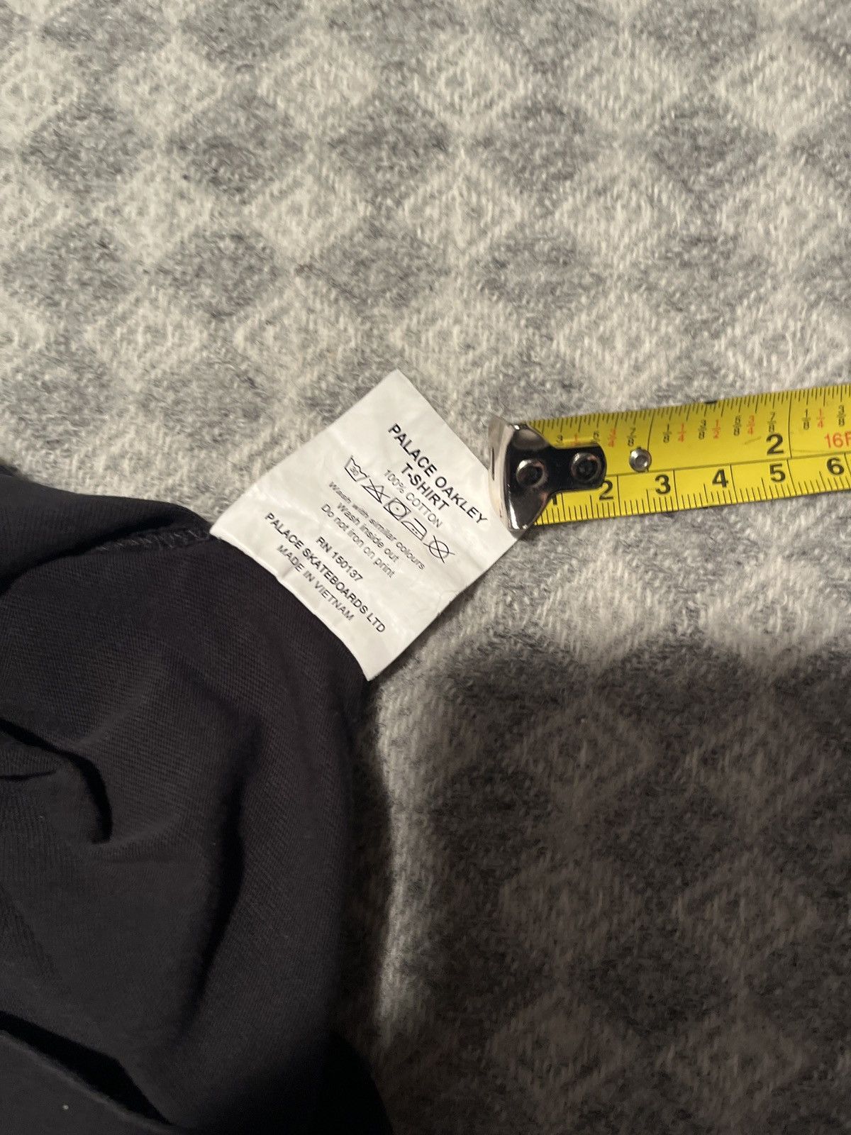 Palace Oakley x Palace T size L Size US L / EU 52-54 / 3 - 5 Thumbnail