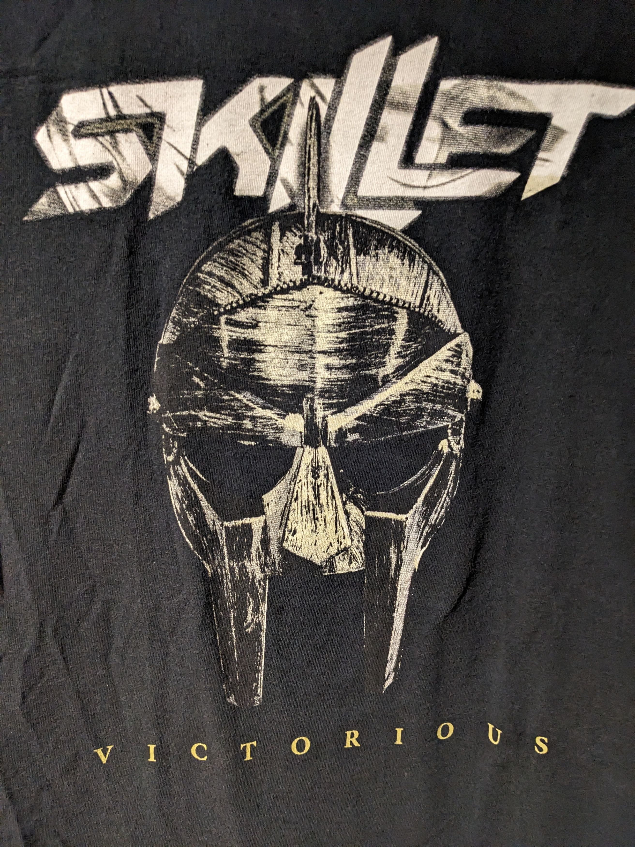 Band Tees Skillet Victorious Band Music Tour Black Large T-Shirt Size US L / EU 52-54 / 3 - 2 Thumbnail