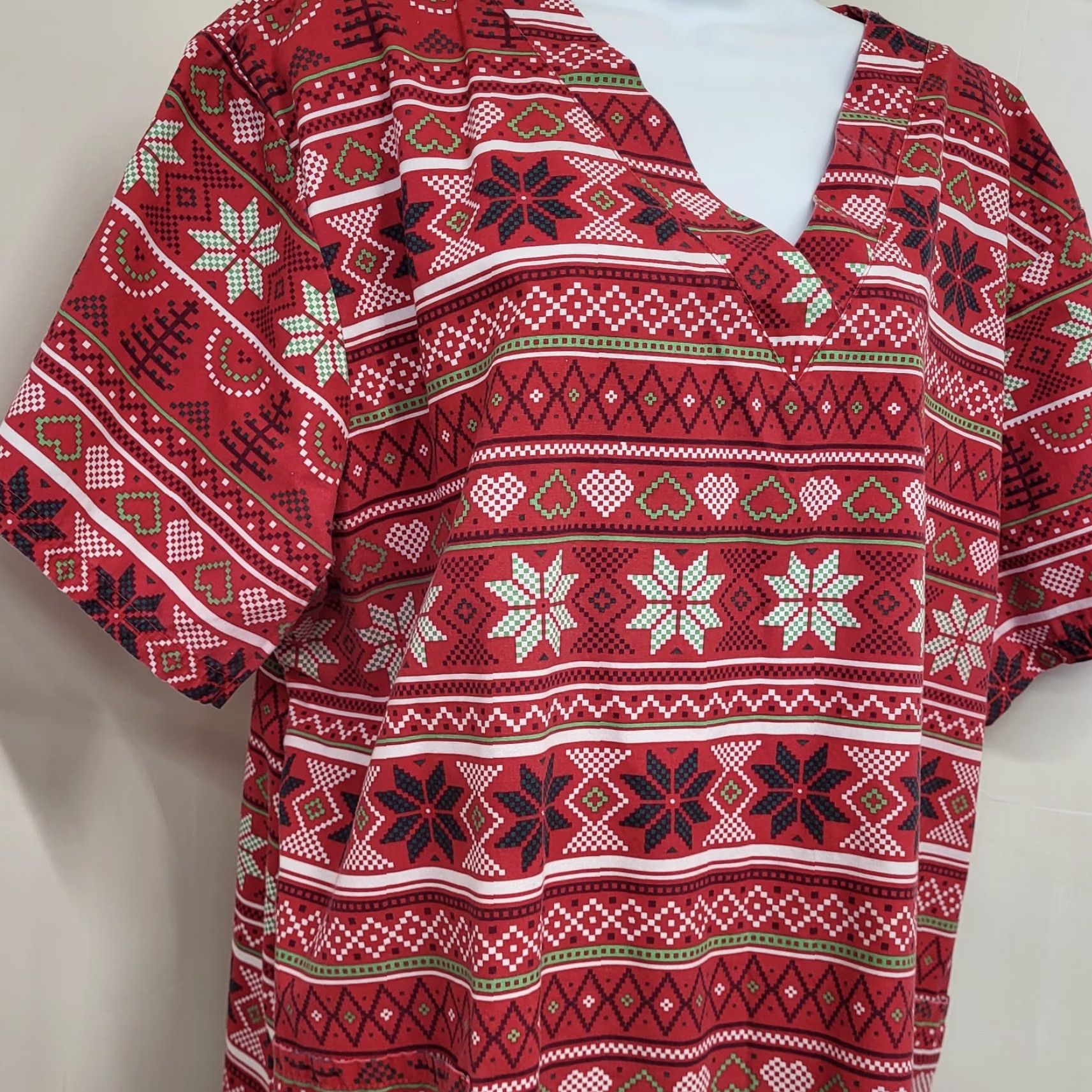 Buttero BUTTER SOFT Scrub Top Womens XL Red/White Snowflakes Christmas Short Sleeve Size XL / US 12-14 / IT 48-50 - 3 Thumbnail