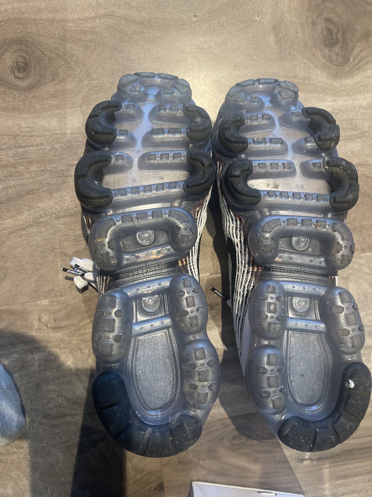Nike Nike Air Size US 12 / EU 45 - 2 Thumbnail