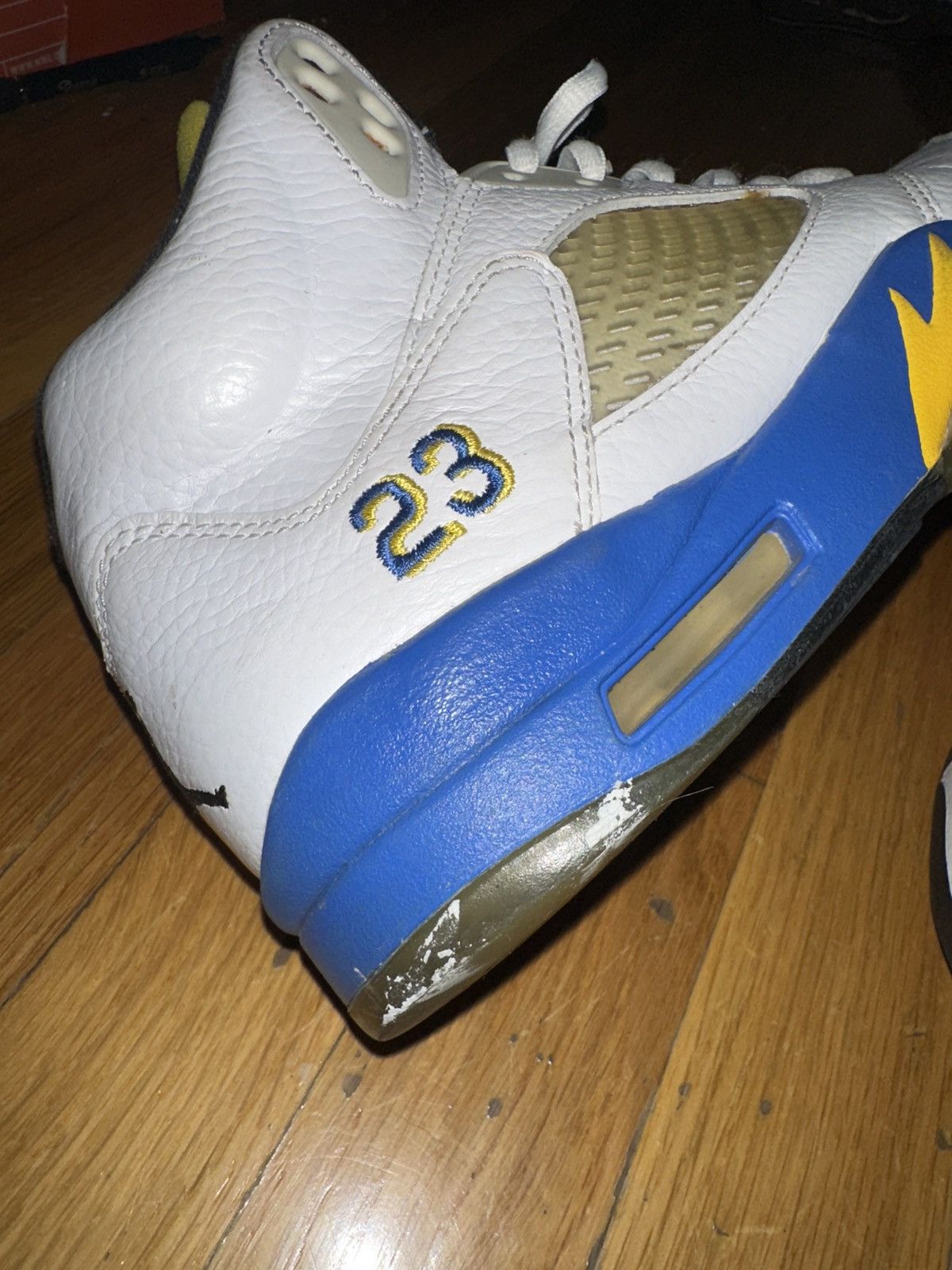 Jordan Brand Jordan 5 Laney 2013 Retro Size US 8 / EU 41 - 9 Thumbnail