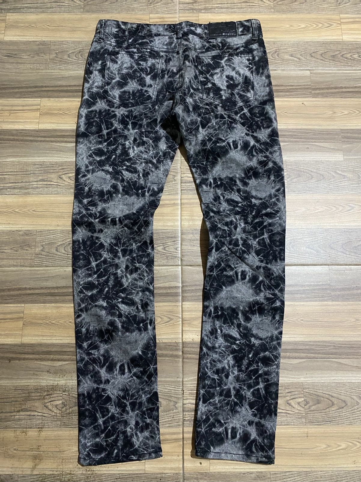 NO ID NO ID SPLATTER STUDDED SKINNY PANTS Size US 30 / EU 46 - 9 Thumbnail