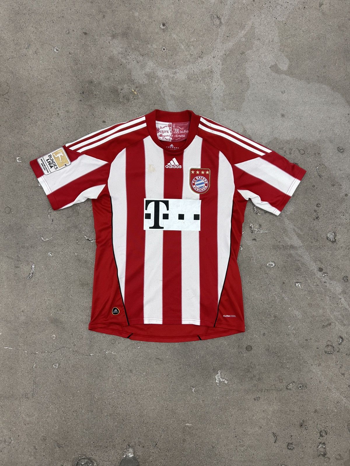 Adidas Bayern München 2010-11 Arjen Robben adidas munich home shirt Size US M / EU 48-50 / 2 - 1 Thumbnail