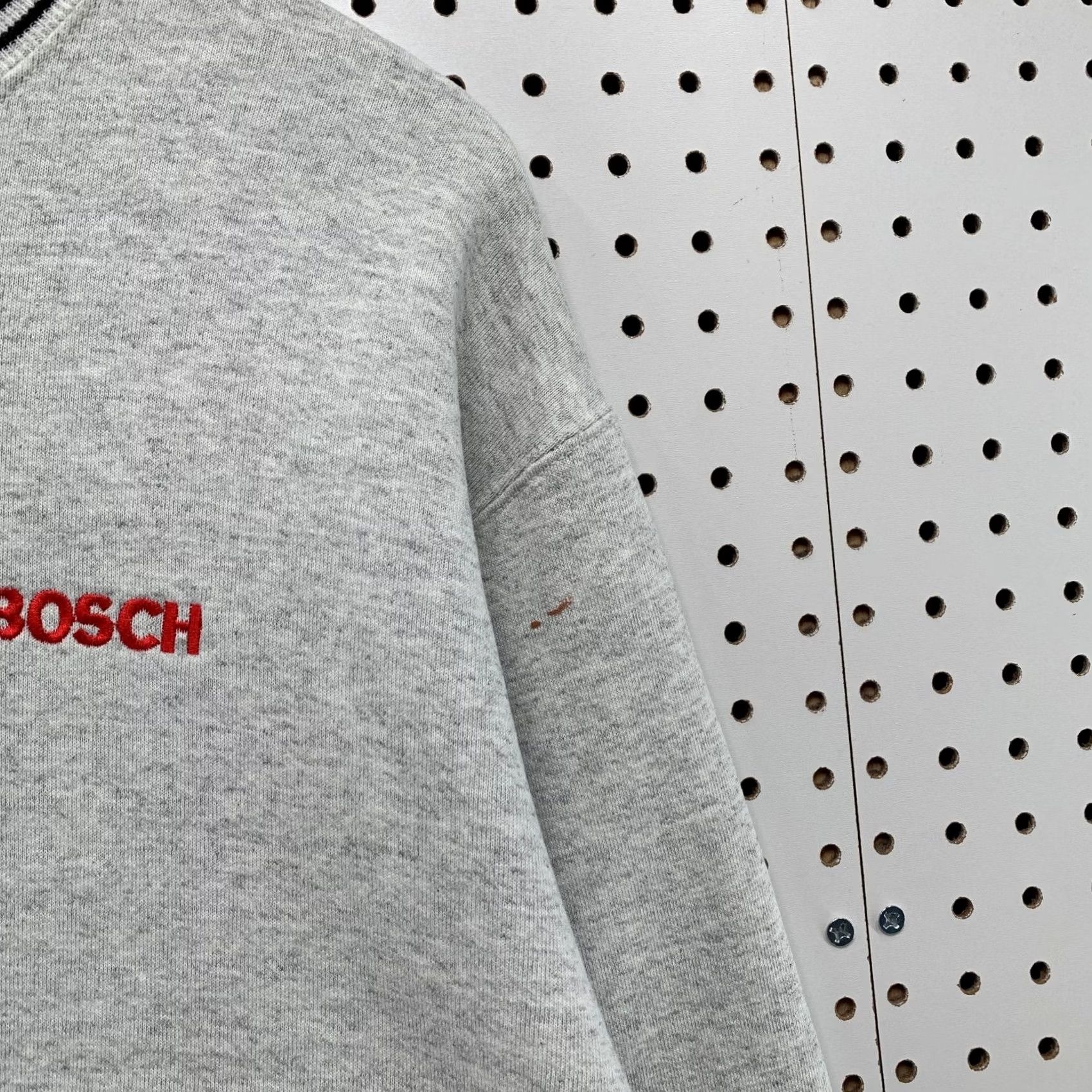 Vintage VINTAGE Bosch Sweatshirt Mens XL Gray Heavyweight Fleece Crewneck USA Shirt Mens XL Gray 90s Heavyweight Size US XL / EU 56 / 4 - 7 Thumbnail