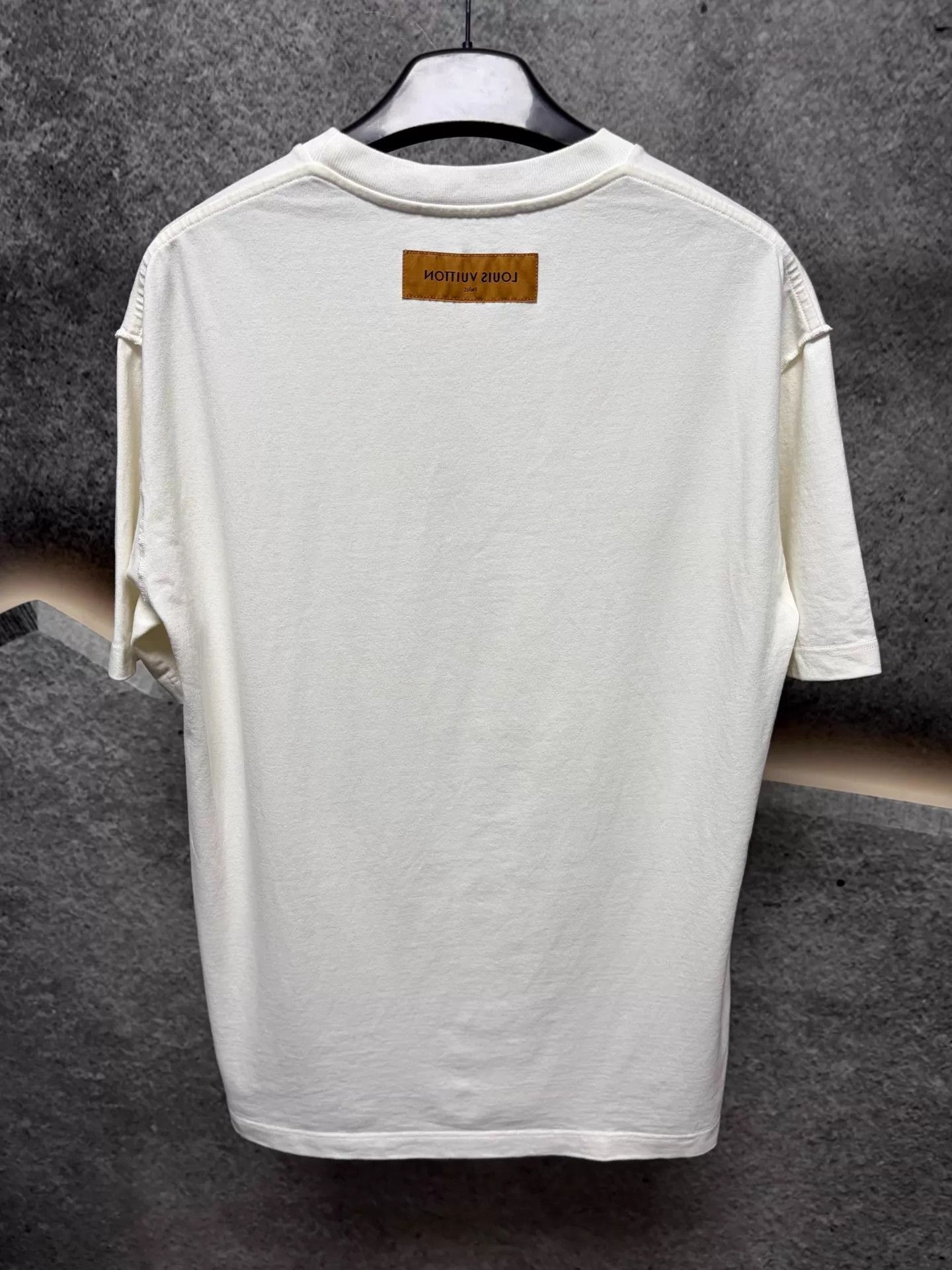 Louis Vuitton LV Rainbow Logo Short Sleeve White Tee XL Size US L / EU 52-54 / 3 - 2 Thumbnail